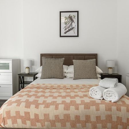 Outstanding 2 Bed Apartment In Central Camden Sleeps 6 ลอนดอน ภายนอก รูปภาพ