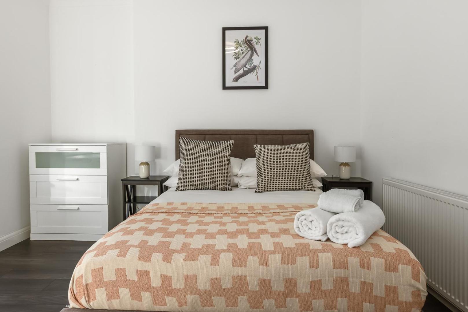 Outstanding 2 Bed Apartment In Central Camden Sleeps 6 ลอนดอน ภายนอก รูปภาพ